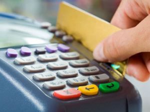 Inadimplência diminui, mas endividados não recuperam crédito