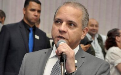 Deputado diz que celular foi hackeado e deve acionar a Polícia Federal
