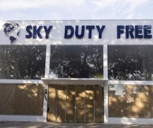 Lojas francas do Brasil poderão  vender pneus, cigarros e até armas