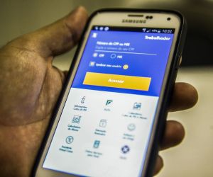 Com novos saques, aplicativo do FGTS lidera ranking em loja virtual