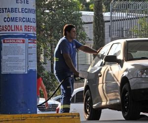 Gasolina sobe e volta a superar a casa dos R$ 4 em Campo Grande