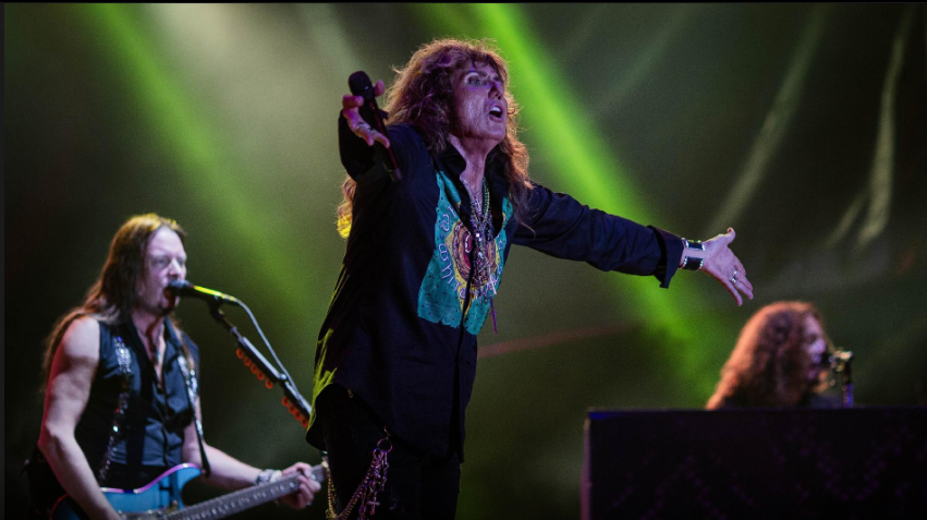 Rock in Rio: Whitesnake faz show com coleção de clichês e clássicos do rock