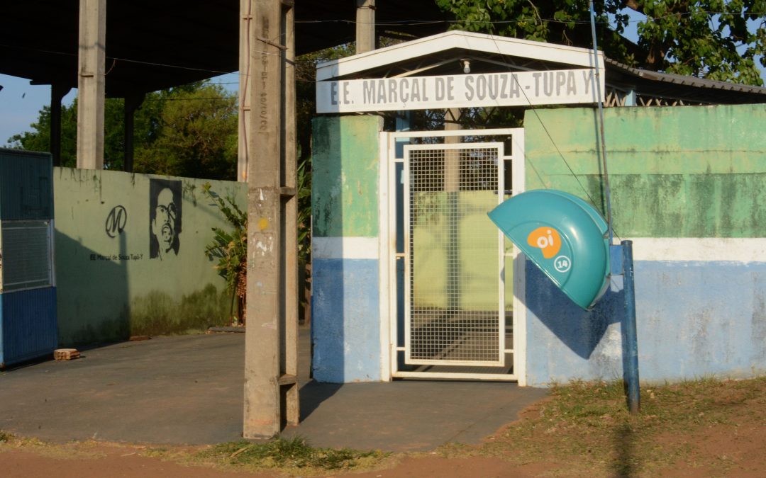 Professores protestam, mas população apoia escolas cívico-militares