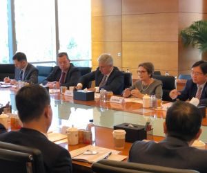 Chineses devem abrir quatro usinas de açúcar no Brasil