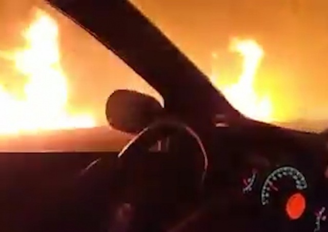 Após noite e madrugada de combate, bombeiros liberam Estrada Parque