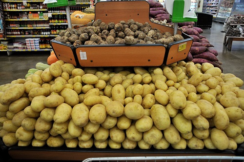 Batata puxa 3ª queda consecutiva do preço da cesta básica na Capital