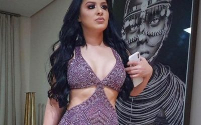 Cantora Maraisa surpreende com cinturinha sexy em roupa decotada