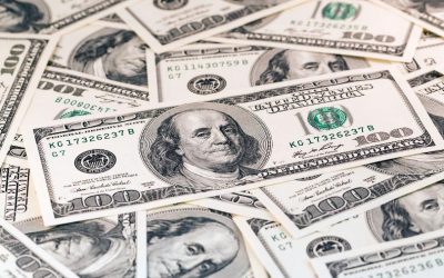 Dólar fecha no maior valor em duas semanas