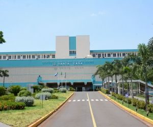 Dias antes de novo contrato,  Santa Casa paralisa cirurgias