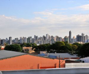 Calor e pancadas de chuva nesta segunda-feira em MS