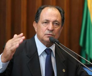 Mais um deputado banca rodízios  e álcool com dinheiro público