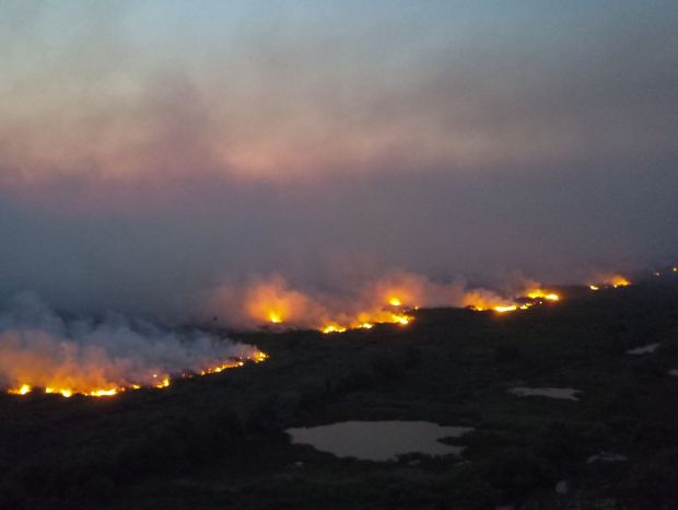 Incêndio avança no Pantanal  e combate é reforçado