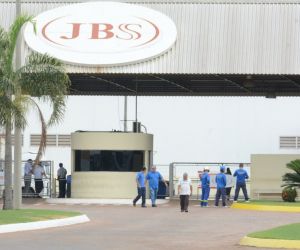 Frigorífico é evacuado após vazamento de amônia em Campo Grande