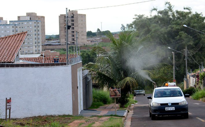 Há meses, MS não tem inseticida para fumacê no combate a dengue