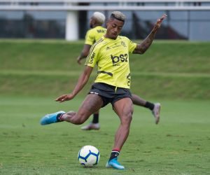 Bruno Henrique treina e deve jogar o Mundial pelo Flamengo