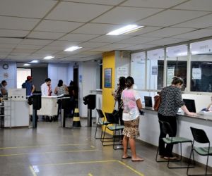 Pacientes sofrem com gestão indefinida e ameaça de greve