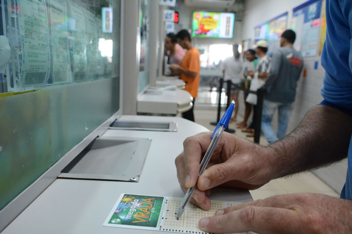 Mega-Sena acumula e próximo sorteio deve pagar R$ 75 milhões ao acertador