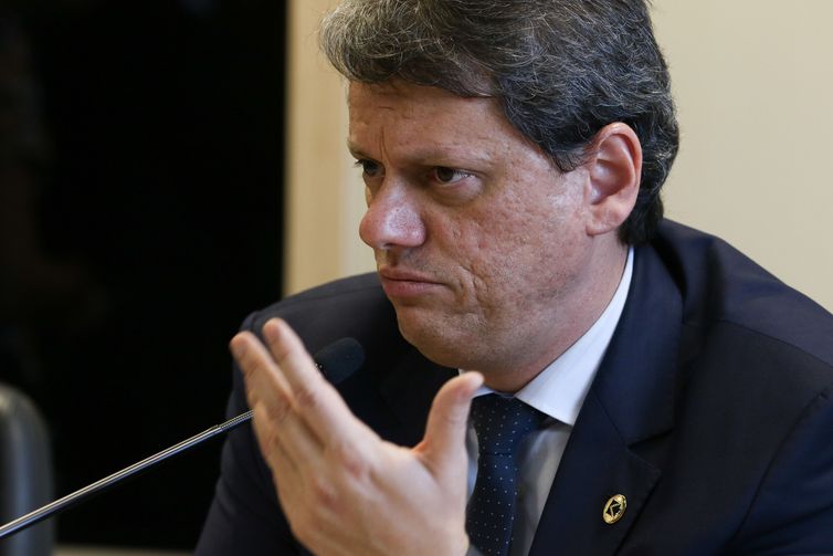 Governo quer leiloar 44 ativos de infraestrutura em 2020, diz ministro
