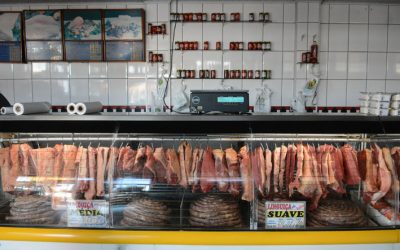 Arroba do boi cai 20%, mas para o consumidor reflexo é pequeno