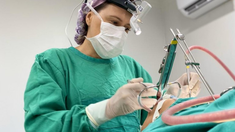 Parceria entre Prefeitura e Hospital do Pênfigo vai tirar 60 crianças de fila por cirurgia