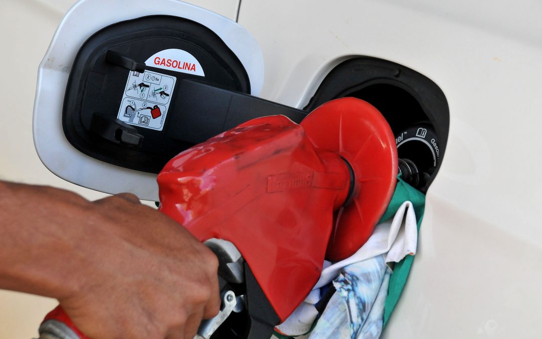 Gasolina fica R$ 0,05 mais cara em quatro semanas