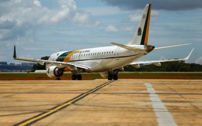 Brasileiros resgatados na China chegam à Base Aérea de Anápolis