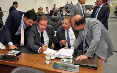 Deputados debatem aumento da gasolina, durante sessão
