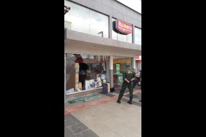 Lojistas do Centro dizem que vão à Justiça cobrar reparação de danos do carnaval