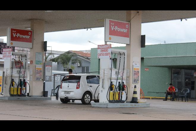 Brasil tem a 4ª gasolina mais cara da América do Sul