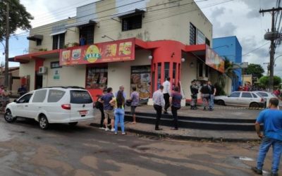 Homem tentou assaltar filho de policial civil antes de ser morto com 3 tiros