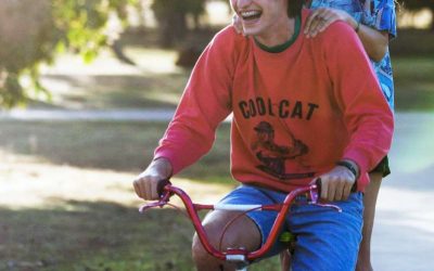 Eduardo e Mônica ganha pôster e nova data de estreia