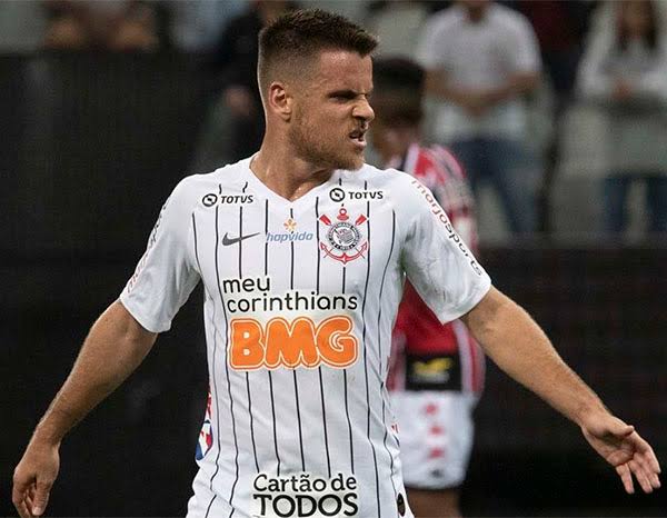 Com estiramento, Ramiro desfalca Corinthians em clássico
