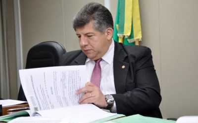 Após um mês sem CCJ, comissão mais importante acumula 42 projetos