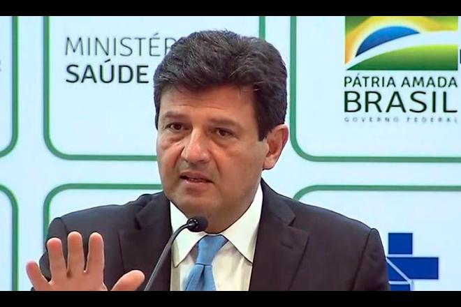 Protagonismo de Mandetta na crise incomoda Bolsonaro