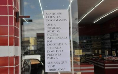 Com estoque zerado, idosos procuram em vão por vacina contra gripe