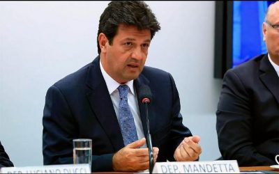Após saída, Mandetta elogia trabalho técnico de Sergio Moro
