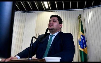 Proposta prevê congelar salários dos servidores até 2021