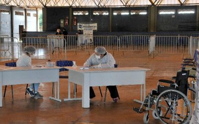 Enfermeiros que lidam com a Covid-19 vão à Justiça contra uso de máscaras artesanais