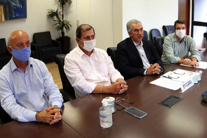 Em videoconferência, governador destaca equipe de combate ao Covid-19