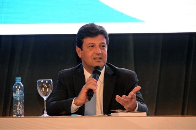 Mandetta: “Retorno do futebol pode causar transmissão desordenada”