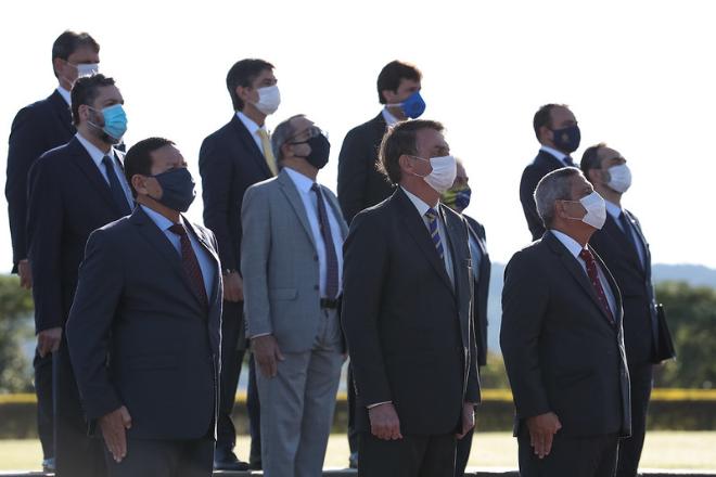 Bolsonaro publica MP que isenta agente público de erro cometido durante pandemia