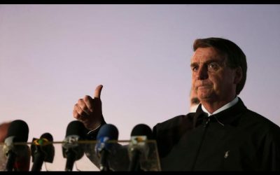 Bolsonaro pede que apoiadores não saiam às ruas no próximo domingo