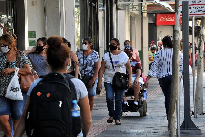 Comércio começa a se reerguer