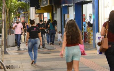 Pandemia derruba salários de 301 mil pessoas no Estado