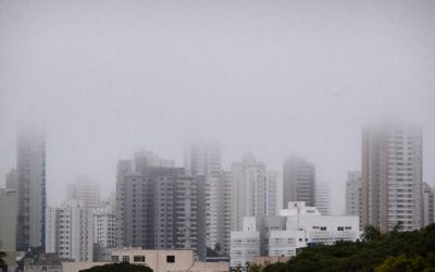 Frio ‘bate à porta’ e domingo será de céu nublado e máxima chegando aos 24°C