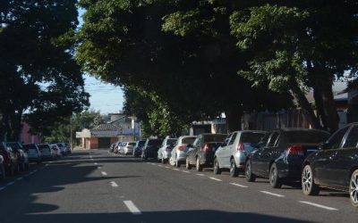 Em dia de lockdown, igreja faz aglomeração