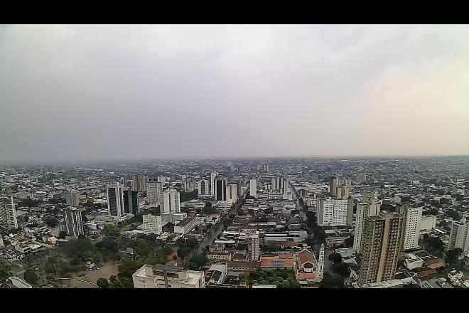 Após rajadas de 75 km/h, chuva continua durante o domingo em Campo Grande