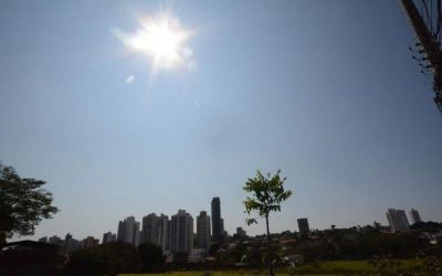 Frente fria se afasta e semana volta a ter tempo extremamente seco, com umidade de 10%