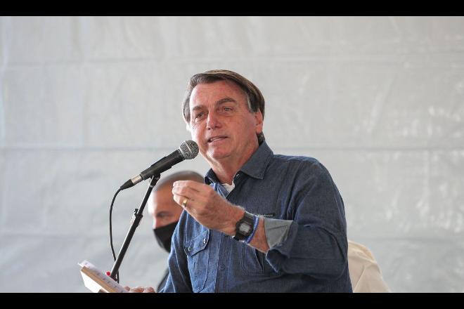 “Auxílio é pouco para quem recebe e muito para quem paga”, diz Bolsonaro