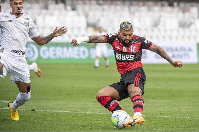 Jogando fora de casa, Flamengo vence o Santos por 1 a 0 na Vila Belmiro